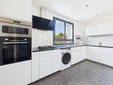 MAISON DE PRESTIGE – RÉNOVATION INTÉGRALE – FINITIONS HAUT DE GAMME – INSERT – CLIMATISATION RÉVERSIBLE – CHAUDIÈRE RÉCENTE – CUISINES ÉQUIPÉES – SALLES DE BAINS NEUVES – CUISINE D’ÉTÉ – FOUR À PIZZA 