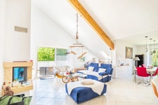 Appartement - villa 130 m², jardin 150 m², terrasse - balcon 25 m²