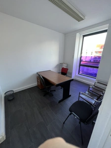 93200 – SAINT-DENIS – BUREAUX – 62 M² – 1ER ÉTAGE – PARKING – 5 MIN À PIED RER