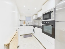 MAISON DE PRESTIGE – RÉNOVATION INTÉGRALE – FINITIONS HAUT DE GAMME – INSERT – CLIMATISATION RÉVERSIBLE – CHAUDIÈRE RÉCENTE – CUISINES ÉQUIPÉES – SALLES DE BAINS NEUVES – CUISINE D’ÉTÉ – FOUR À PIZZA 