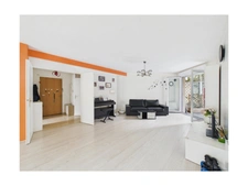 92330 – Sceaux – APPARTEMENT – T3 ÉVOLUTIF – 84,85 M² CARREZ – RDC – JARDIN PRIVATIF DES DEUX CÔTÉS – 2 TERRASSES – VÉRANDA – RER B À 10 MIN À PIED – PARKING EN SUS