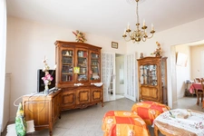   03410 - DOMÉRAT - MAISON - 3 CHAMBRES - TERRAIN 697 M² - GARAGE - DÉPENDANCES - PROCHE COMMERCES