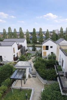 93320 – LES PAVILLONS-SOUS-BOIS – APPARTEMENT – 40 M² – 2 PIÈCES – BALCON – VUE CANAL – PARKING EN SUS – IMMEUBLE 2015