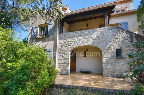 MONTPELLIER - MAISON DE CARACTÈRE – 7 CHAMBRES – T3 INDÉPENDANT – 2 GARAGES