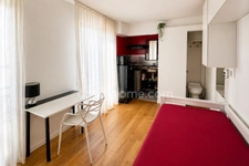 PARIS 9ème – RUE DU FAUBOURG MONTMARTRE – STUDIO RÉNOVÉ – CALME ABSOLU