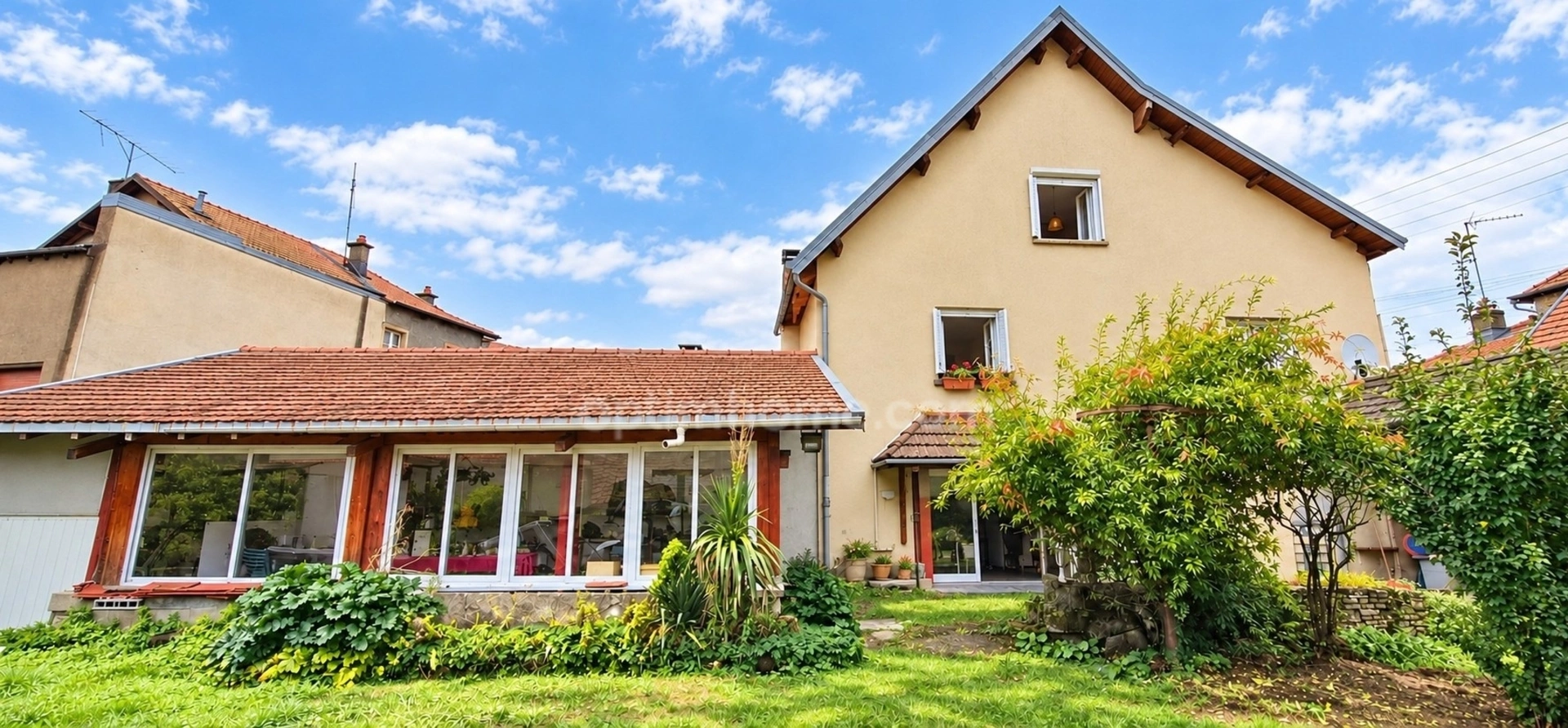 Maison 8 pièces 270 m² · à Héricourt · 270 m² · 170 000 €