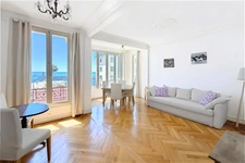 Nice — Front de mer, Mont Boron - Appartement de 4 pièces au dernier étage d'une villa Belle Epoque