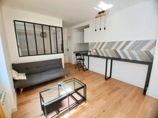 Paris 17ème Batignolles – 2 pièces rénové et meublé, au calme sur cour