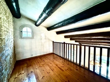 Tourves – Maison de charme de 160m2 avec garage de 23m2, cave et chalet sur 11 800 m² de terrain, au calme absolu