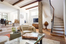 Marseille 11th, House of 300m2 on a plot of 2700m2 with two swimming pools, outbuildings and garages.