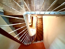 Marseille 10ème, Pont de vivaux, Maison T5 de 156m2 +combles aménagés + Jardin et Terrasse + Dépendances + Cave.
