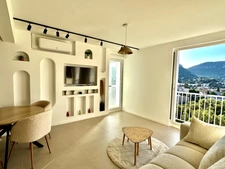 Cassis centre, T4 de 67m2 meublé avec vue Mer imprenable , cave et stationnement fermé.