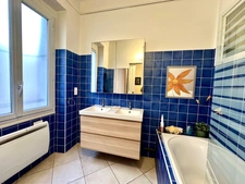 Toulon, centre-ville/haute ville, T3 de 80m2 entièrement refait à neuf, Traversant + cave