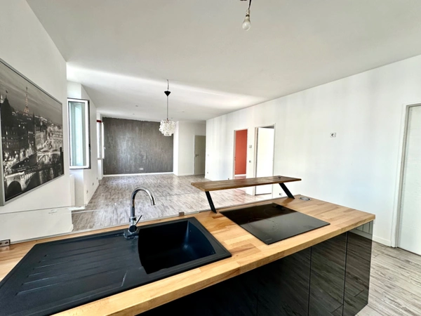 Marseille 10 ème, Quartier Saint Loup, T4 de 95m2, Dernier étage, Lumineux dans une petite copropriété.