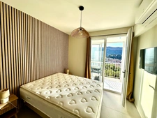 Cassis centre, T4 de 67m2 meublé avec vue Mer imprenable , cave et stationnement fermé.