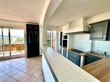 Marseille 10ème, proche saint Loup, T4 de 80m2 avec Terrasse vue panoramique et cave.