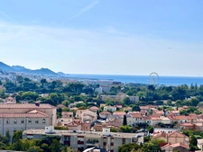 MARSEILLE 8ᵉ, Saint Giniez – DUPLEX 68 M² – VUE MER PANORAMIQUE MER –3 BALCONS et CAVE.