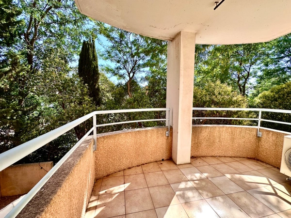 Marseille 9e – Entre Mazargues et Bonneveine | Superbe T3 de 66m2 avec Terrasse et grand Box motorisé.