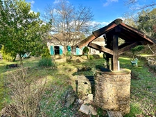 Tourves – Maison de charme de 160m2 avec garage de 23m2, cave et chalet sur 11 800 m² de terrain, au calme absolu