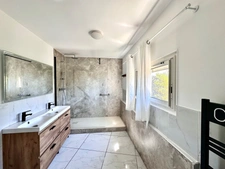 Marseille 13ᵉ, Saint Mitre, T4 de 80m2 entièrement refait à neuf avec terrasse, balcon et vue sur Parc Arboré.