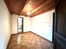 Tourves – Maison de charme de 160m2 avec garage de 23m2, cave et chalet sur 11 800 m² de terrain, au calme absolu