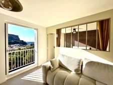 Cassis centre, T4 de 67m2 meublé avec vue Mer imprenable , cave et stationnement fermé.