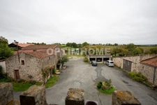 Ancien corps de ferme de caractère - Propriété familiale avec dépendances - 4 hectares avec étang privé - Idéal projet familial, agricole ou équestre - Fort potentiel touristique et gîtes - Environnem