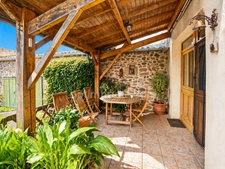 Ancien corps de ferme de caractère - Propriété familiale avec dépendances - 4 hectares avec étang privé - Idéal projet familial, agricole ou équestre - Fort potentiel touristique et gîtes - Environnem