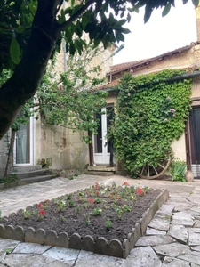 Hôtel particulier XVIIe — Cœur historique de Loudun