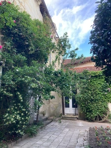 Hôtel particulier XVIIe — Cœur historique de Loudun