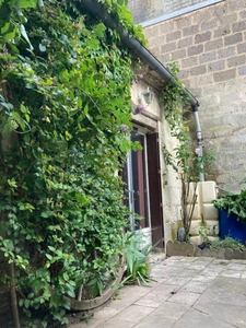 Hôtel particulier XVIIe — Cœur historique de Loudun