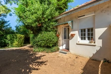 Maison Bourgeoise 8 pièces + annexes VILLARS LES DOMBES (01)