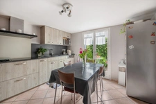 Maison TOUSSIEUX (01) 145 m² – 4 chambres – calme absolu – sans vis-à-vis – 2 garages
