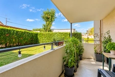 Appartement T3, piscine et double parking - VILLEFRANCHE SUR SAONE (69)