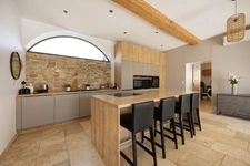 Maison entièrement restaurée avec cachet à GREZIEU LA VARENNE (69)