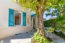 Maison Bourgeoise 8 pièces + annexes VILLARS LES DOMBES (01)