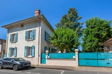 Maison Bourgeoise 8 pièces + annexes VILLARS LES DOMBES (01)