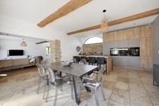 Maison entièrement restaurée avec cachet à GREZIEU LA VARENNE (69)