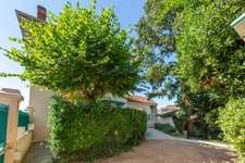 Maison Bourgeoise 8 pièces + annexes VILLARS LES DOMBES (01)