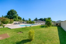 Maison d' exception entièrement de plain-pied avec Patio central sur 2 200m2