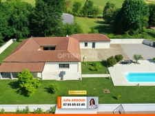 Maison d' exception entièrement de plain-pied avec Patio central sur 2 200m2