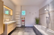 Maison d' exception entièrement de plain-pied avec Patio central sur 2 200m2