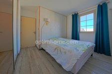 Montpellier Antigone – T3 traversant au dernier étage avec loggia, parking et cave