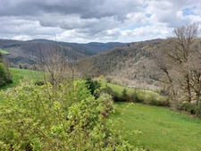 MAISON BOIS TYPE CHALET AVEC VUE DÉGAGÉE – CONFORT ÉTÉ/HIVER – LE TRAVET