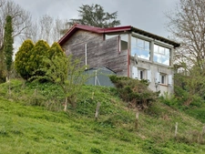 MAISON BOIS TYPE CHALET AVEC VUE DÉGAGÉE – CONFORT ÉTÉ/HIVER – LE TRAVET