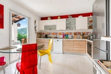 Villa familiale avec jardin et vue dégagée, aux portes de La Turbie