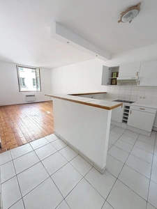 Un appartement de charme, traversant, au cœur du 12ᵉ — à deux pas de la Bastille