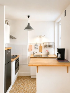 - 92100 BOULOGNE BILLANCOURT - METRO MARCEL SEMBAT - STUDIO EN PARFAIT ETAT - BALCON - 2EME ETAGE AVEC ASCENSEUR - CAVE - 