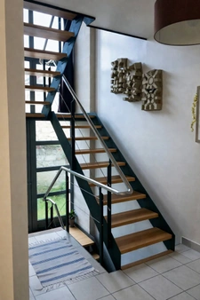 - 78220 VIROFLAY - MAISON FAMILIALE AVEC EXTENSION 140m2 - 3 NIVEAUX - 4 à 5 CHAMBRES - SOUS SOL - BAIGNE DE LUMIERE - GARAGE - ESPACES EXTERIEURS - BEAUX VOLUMES - PROCHE GARES