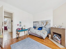 - 78000 VERSAILLES - QUARTIER MONTREUIL - CHARME DE L'ANCIEN - PARQUET MOULURES CHEMINEES - EXPOSE SUD SUR JARDIN - GRANDE CAVE -
